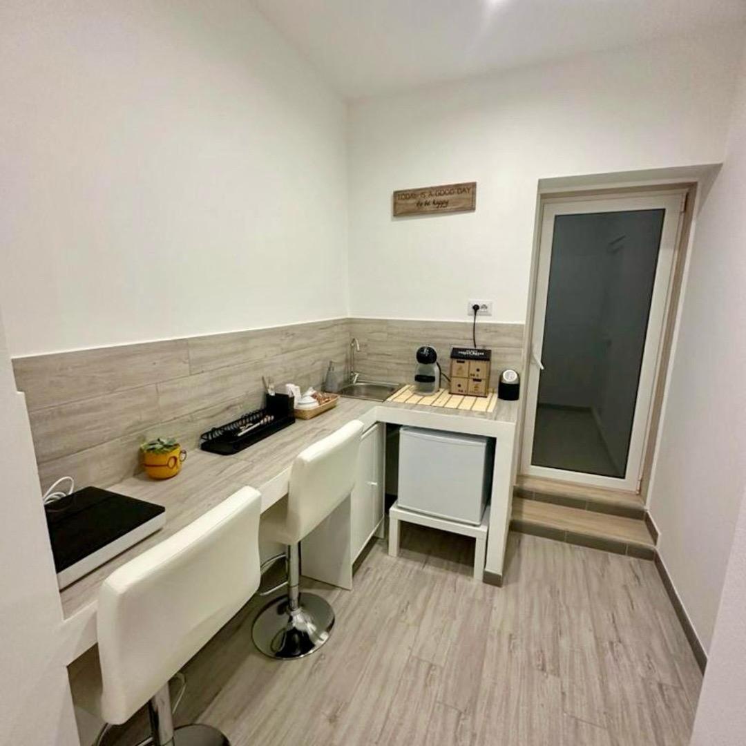 Bari Valona Rooms Esterno foto
